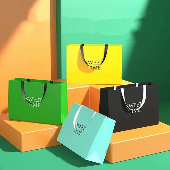 Custom Logo Printed Kraft Paper Shopping Bag Clothes Shoes Packaging Cardboard Paper Bag with Handle 