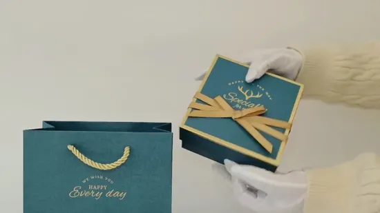 Custom High Quality Printing Cartoon Gift Paper Bag with Ribbon 